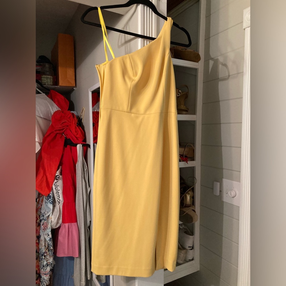NWT canary Vince Camuto one shoulder SZ 4